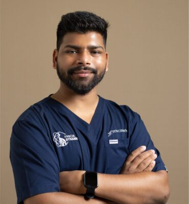 Dr Amit Kapoor – Manual Therapist & Chiropractor, Synchrony Health - Synchrony Chiropractic & Sports Physiotherapy - Chiropractor Near Me | Delhi | Noida | Chandigarh dr-amit-kapoor synchrony health chiropractor manual therapist portrait